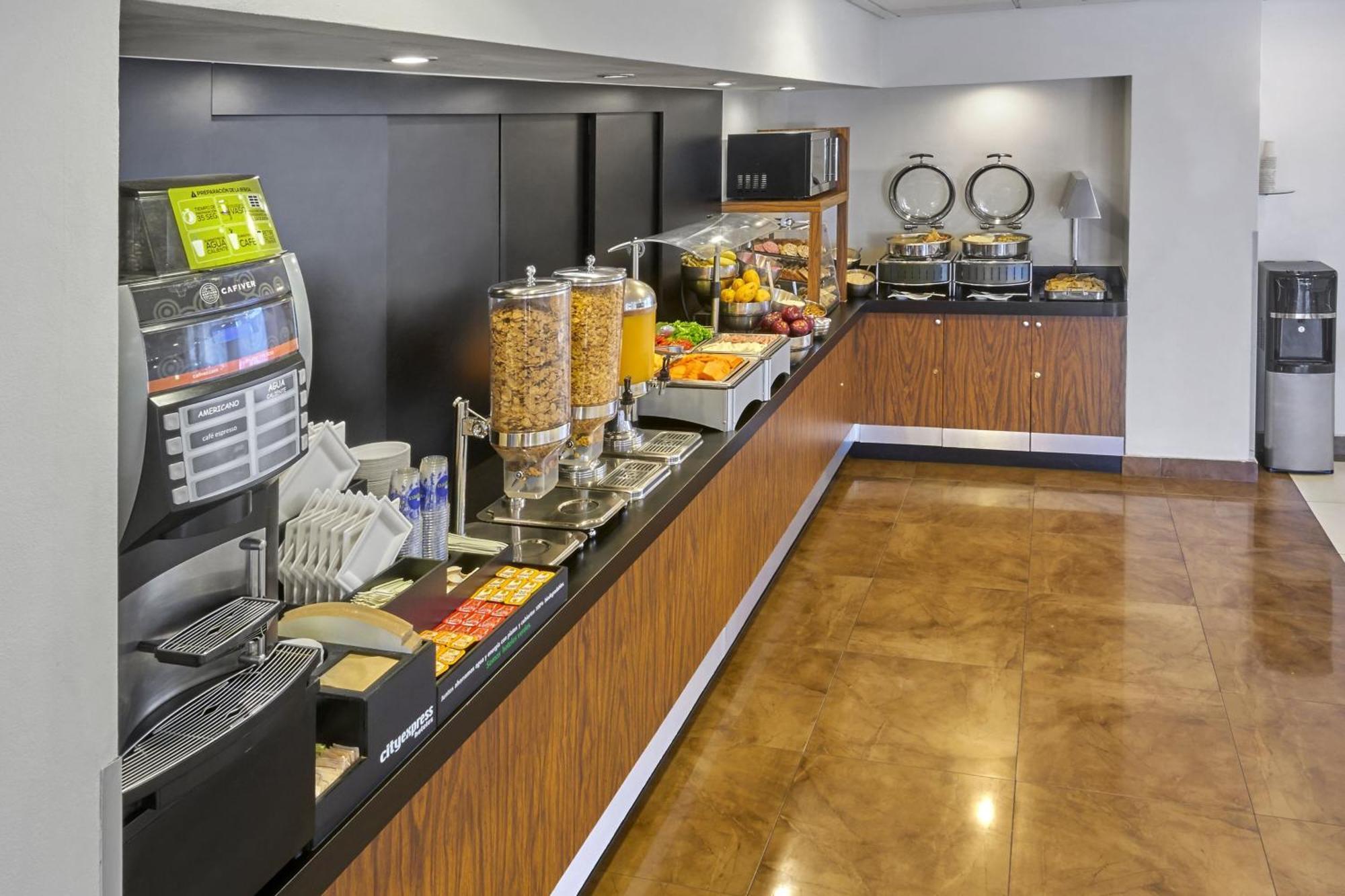 City Express By Marriott Queretaro Jurica Exterior photo